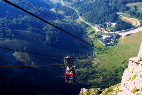 El Teleférico de Fuente Dé y el Hotel Áliva retoman su actividad El Teleférico de Fuente Dé y el Hotel Áliva retoman su actividad